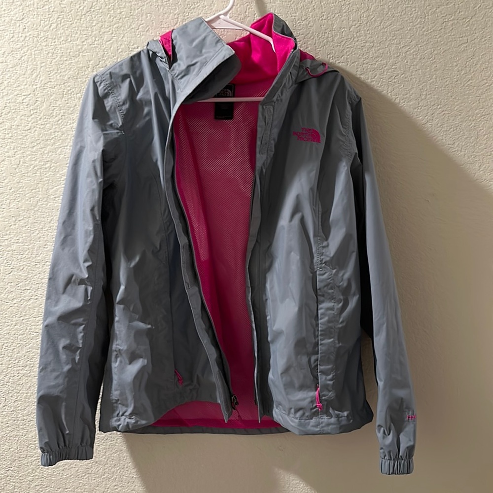 Northface women’s medium rain jacket with hood